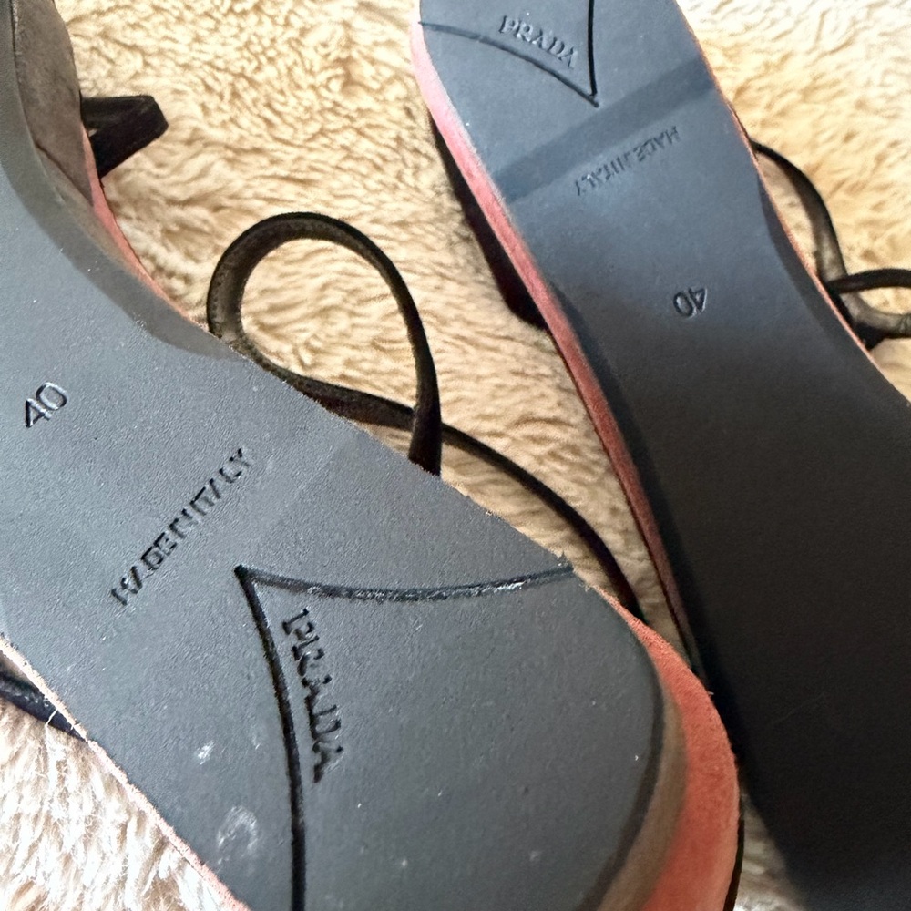 Elegant Black and Pink Strappy Sandals - Picture 6 of 8